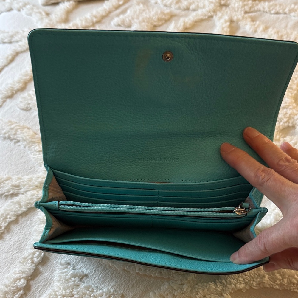 Michael Kors Aqua Leather Wallet - Picture 6 of 7